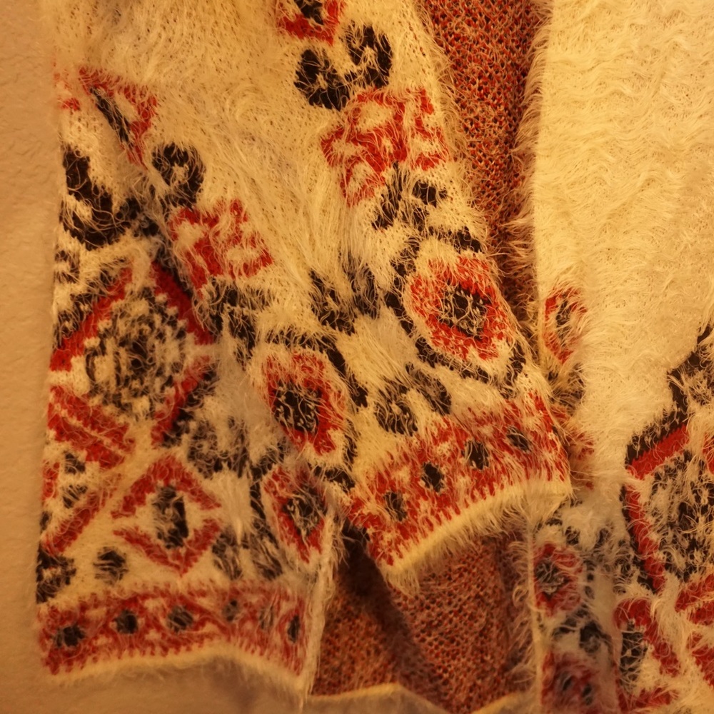 Comfy, super soft printed cardigan. Size M.